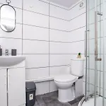 The Hideaway#2 Studio, 1 Mile To City, Parking & Wifi * 利兹