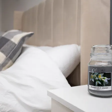 The Hideaway#2 Studio, 1 Mile To City, Parking & Wifi Leeds (West Yorkshire)