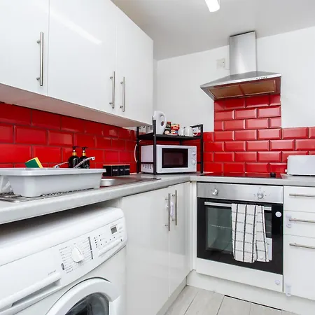 The Hideaway#2 Studio, 1 Mile To City, Parking & Wifi 利兹