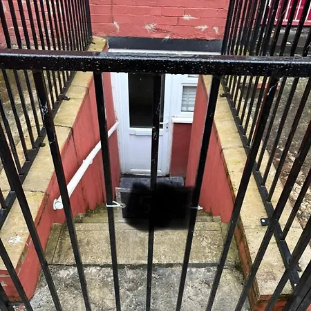 The Hideaway#2 Studio, 1 Mile To City, Parking & Wifi לידס