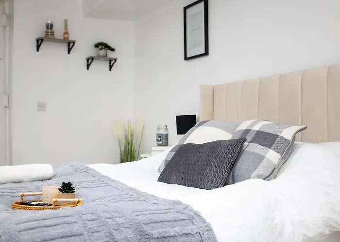 The Hideaway#2 Studio, 1 Mile To City, Parking & Wifi