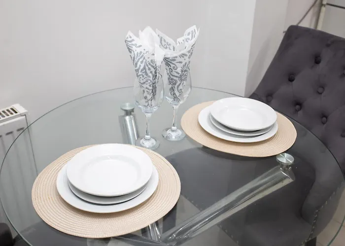 The Hideaway#2 Studio, 1 Mile To City, Parking & Wifi