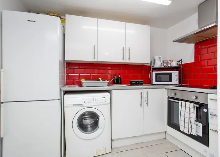 The Hideaway#2 Studio, 1 Mile To City, Parking & Wifi *