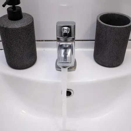 Apartment The Hideaway#2 Studio, 1 Mile To City, Parking & Wifi Leeds (West Yorkshire)